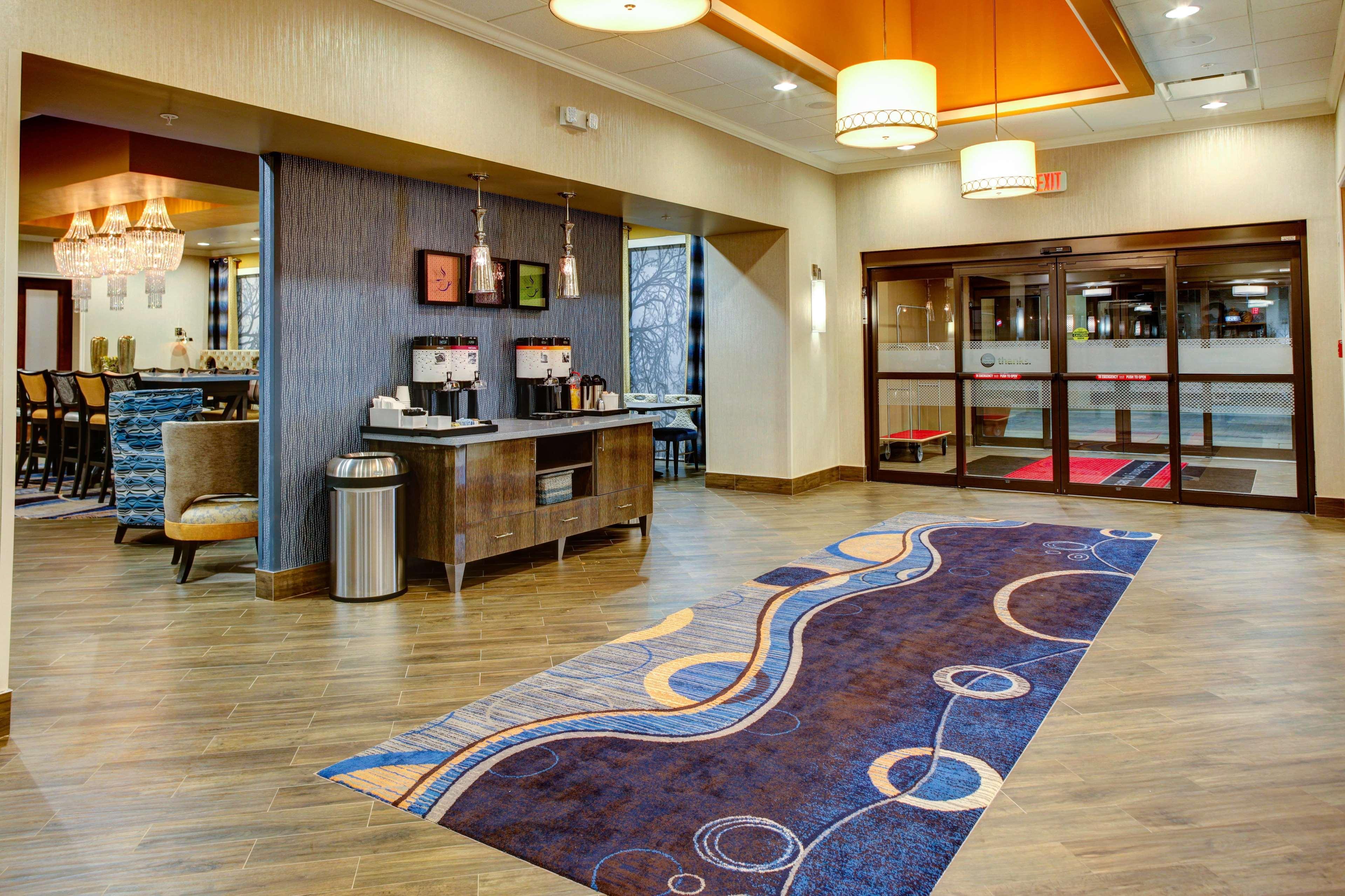Hampton Inn And Suites Columbus, Ms Extérieur photo