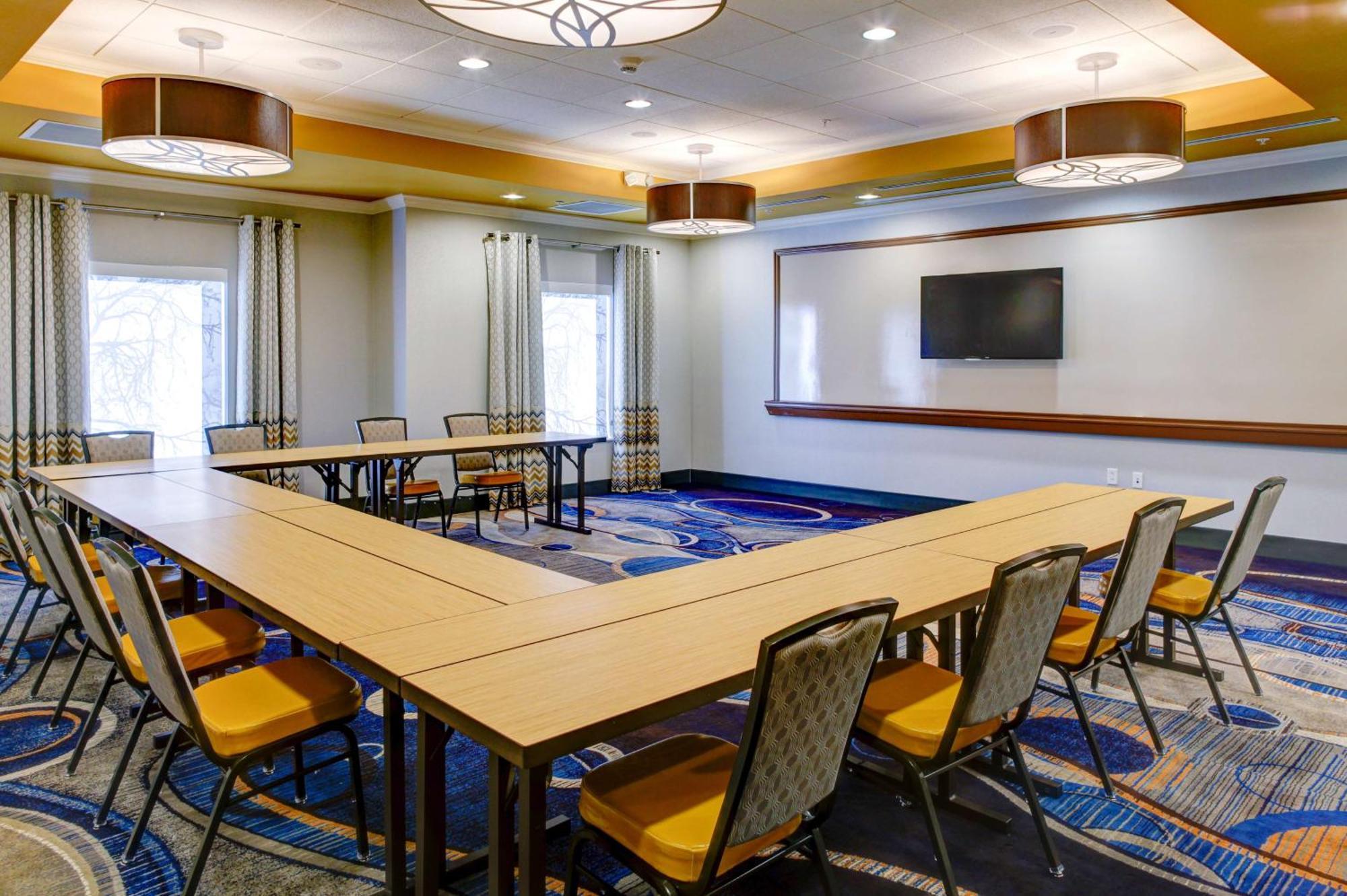 Hampton Inn And Suites Columbus, Ms Extérieur photo